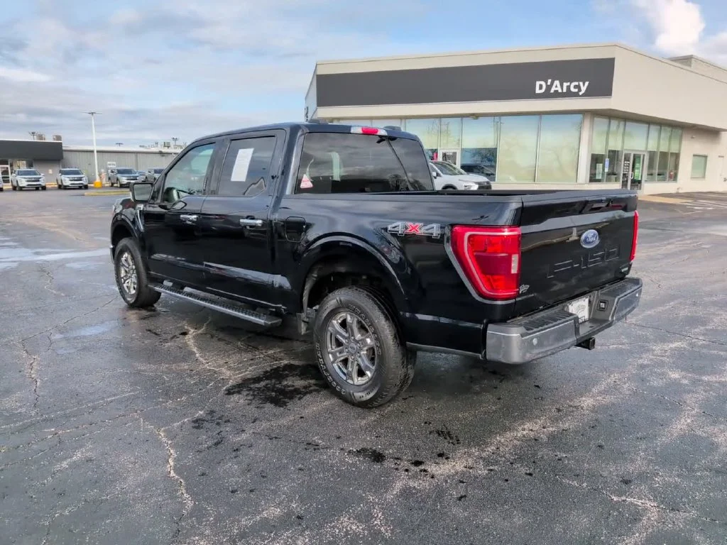 Used 2021 Blue Ford XLT image 11