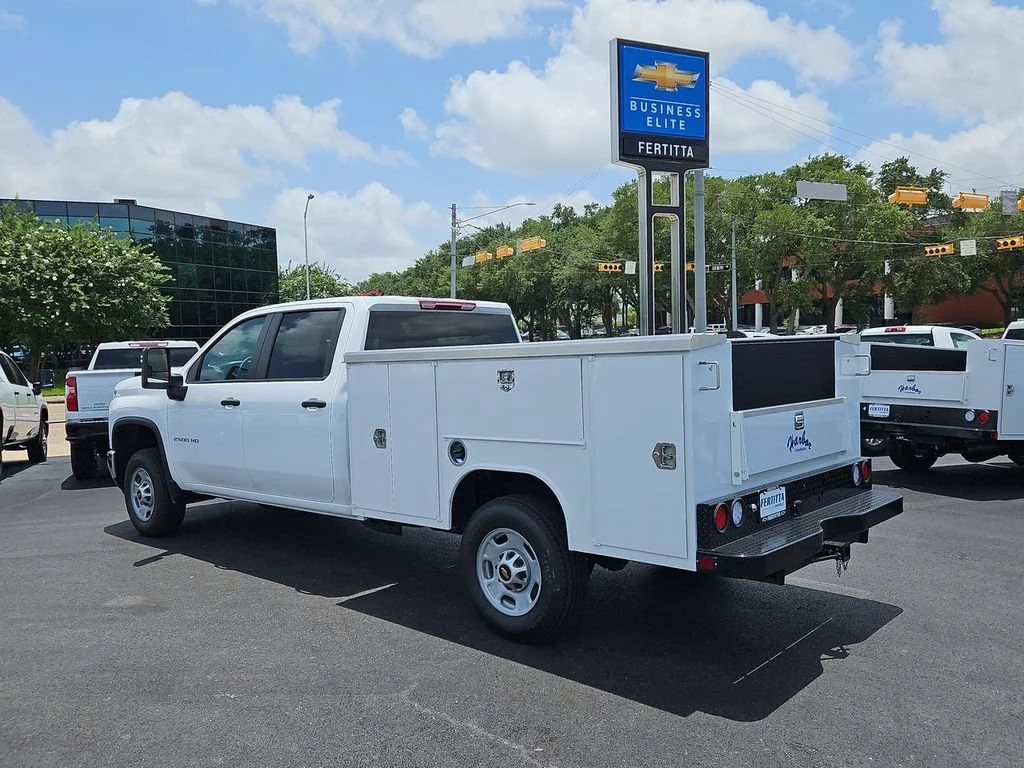 New 2026 Summit White Chevrolet WT image 3
