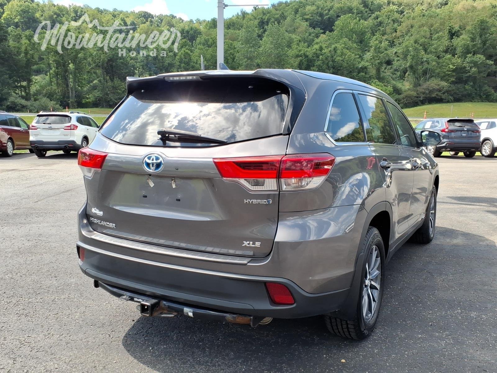 Used 2019 Predawn Gray Mica Toyota XLE image 6