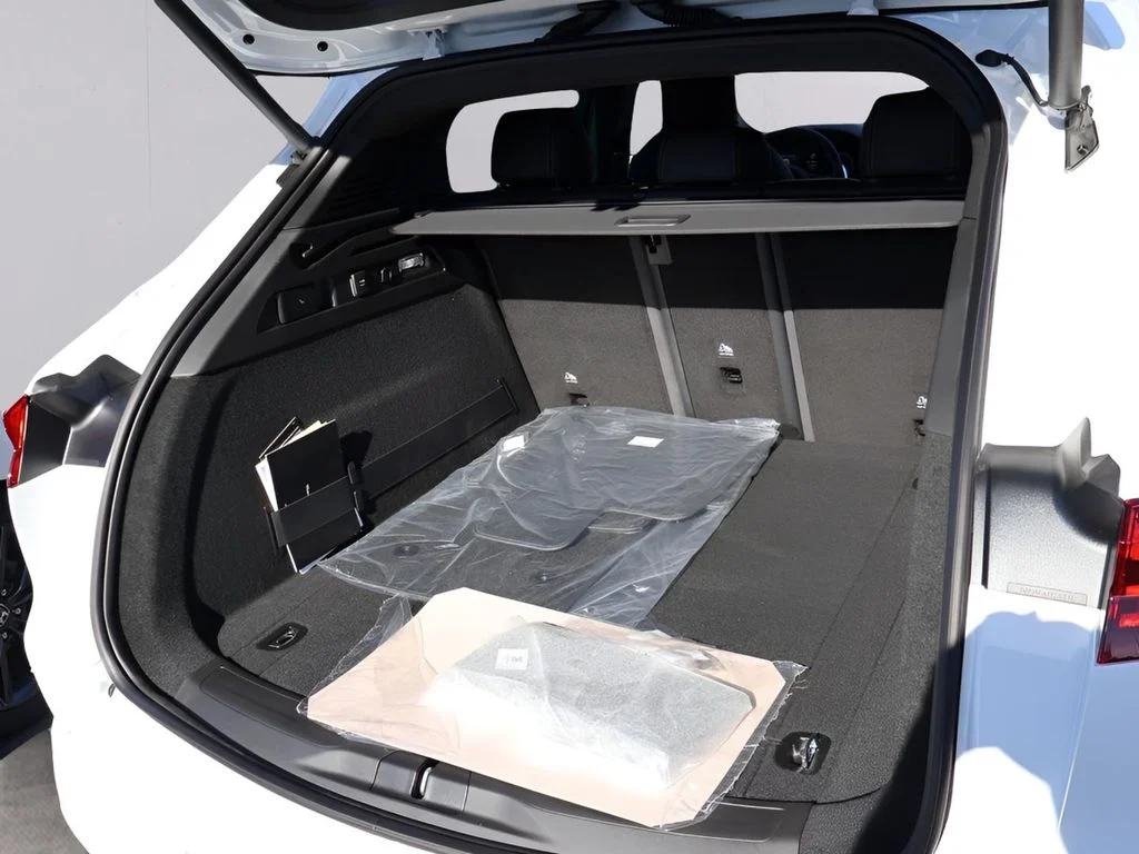 New 2025  Maserati Base image 17