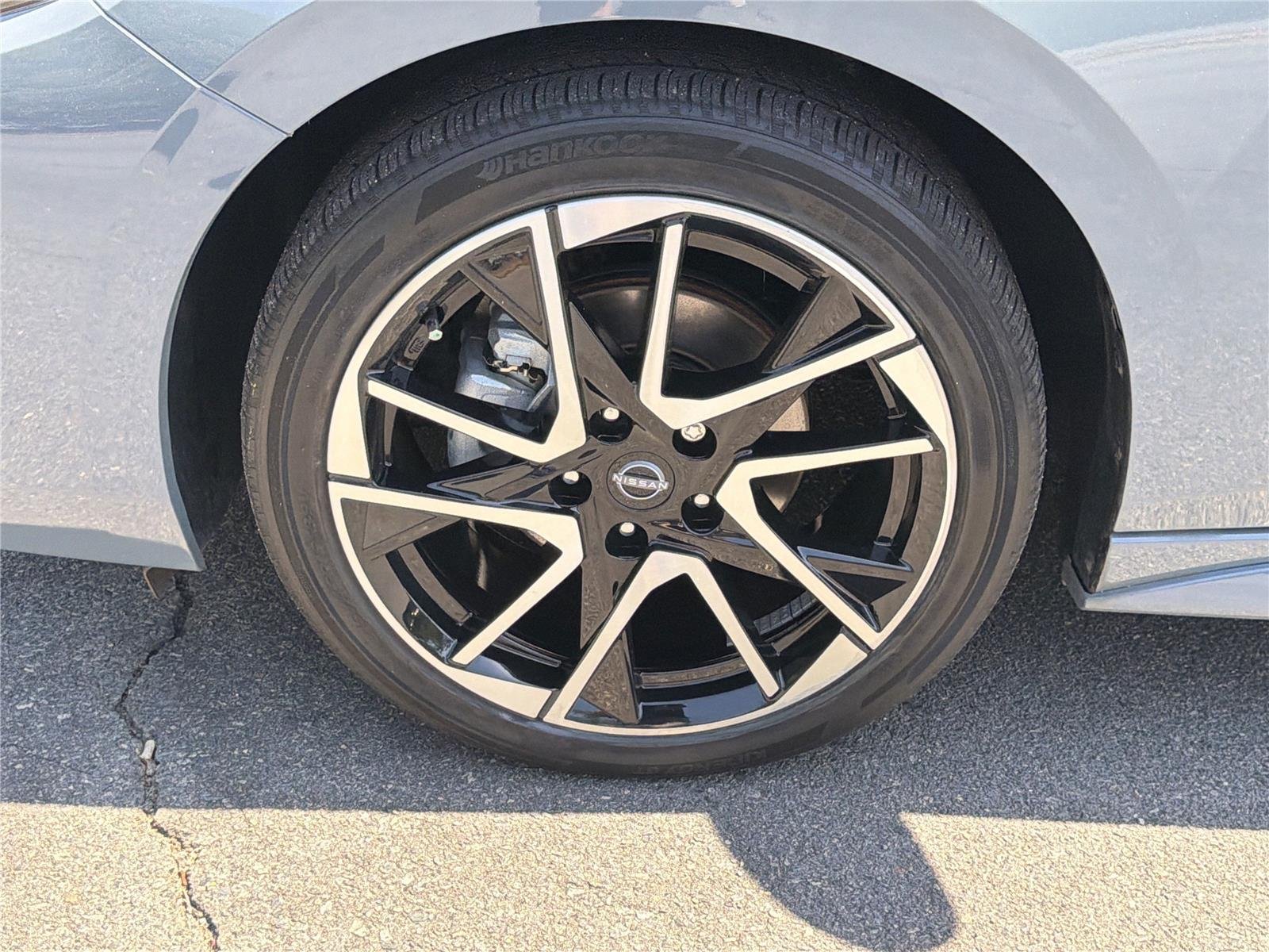 Used 2024 Atlantic Gray Metallic Nissan SR image 33