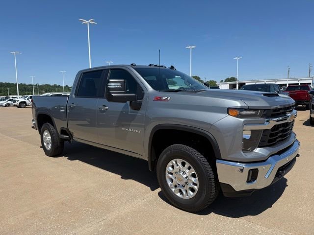 2026 Chevrolet Silverado HD LT 4WD Crew Cab Standard Box's photo