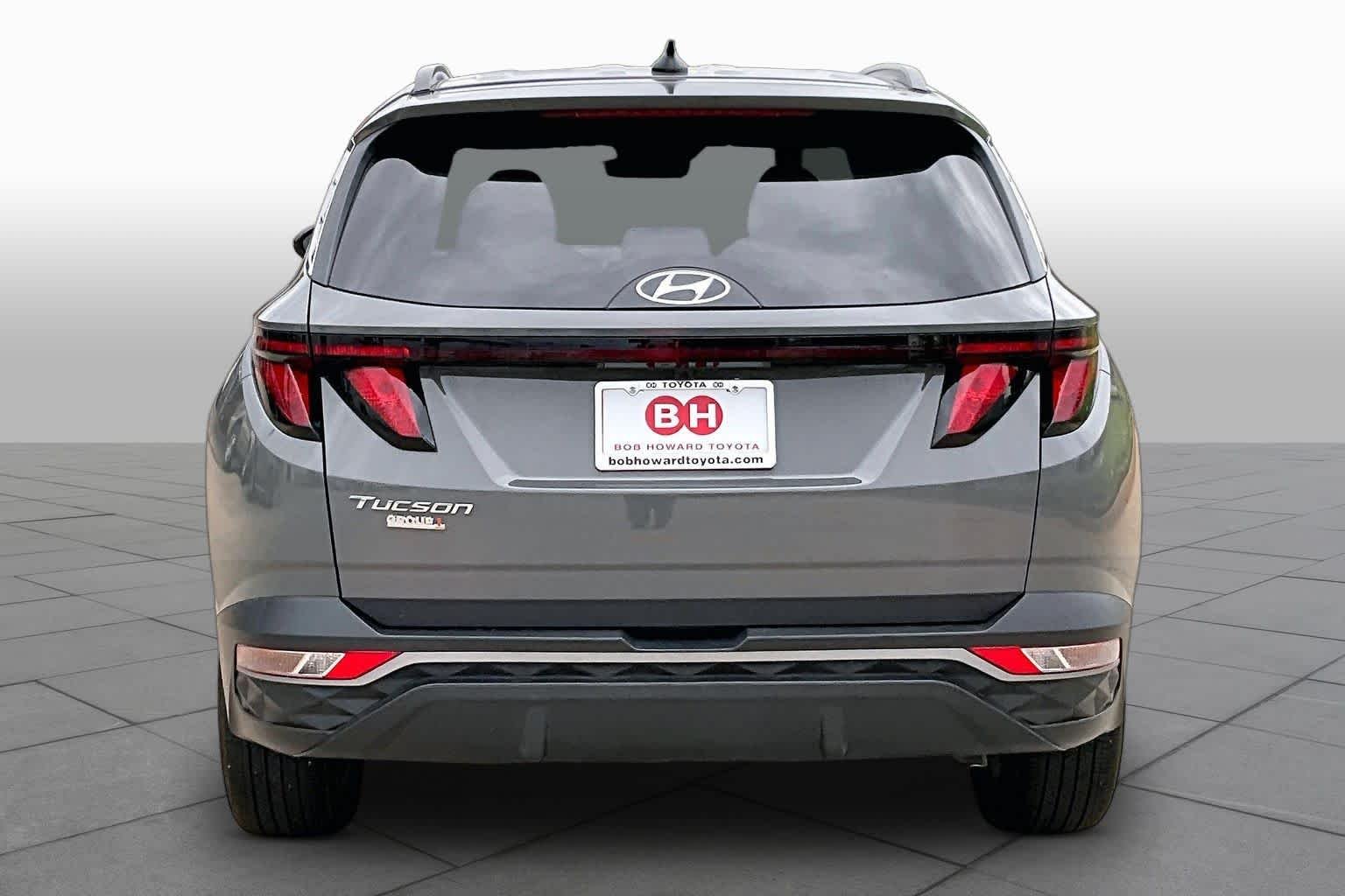 Used 2024 Hampton Gray Hyundai SEL image 5