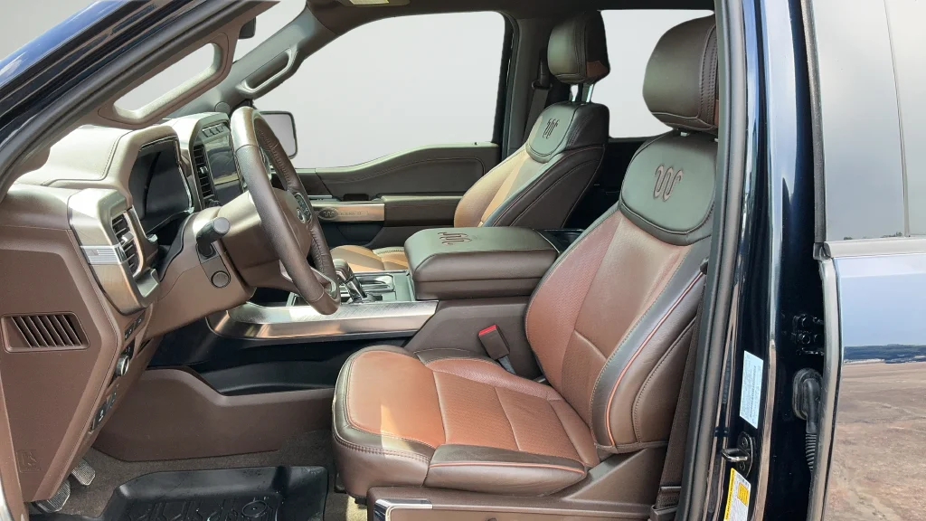 Used 2023 Gray Ford King Ranch image 17