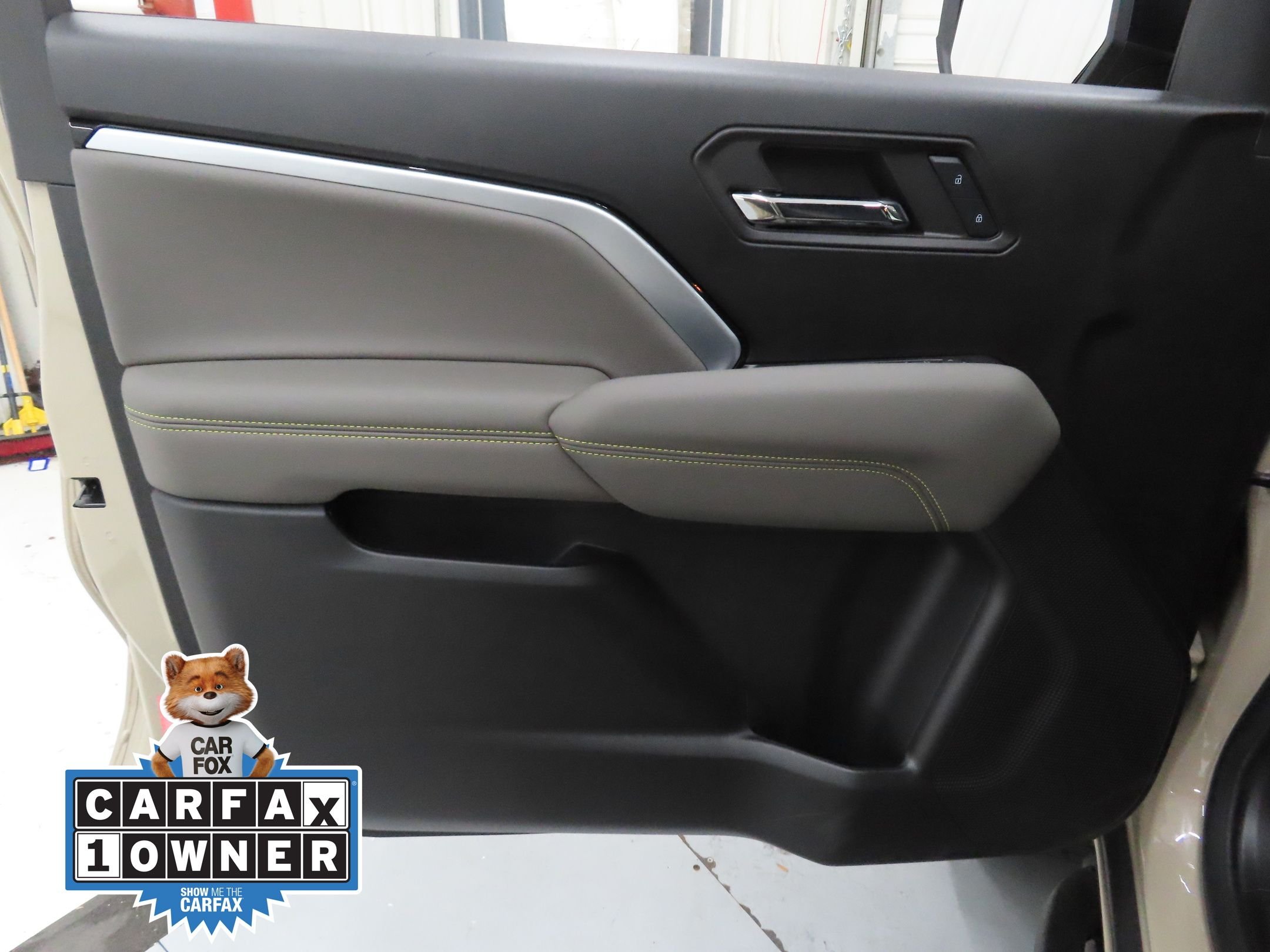 Used 2024  Chevrolet ZR2 image 11