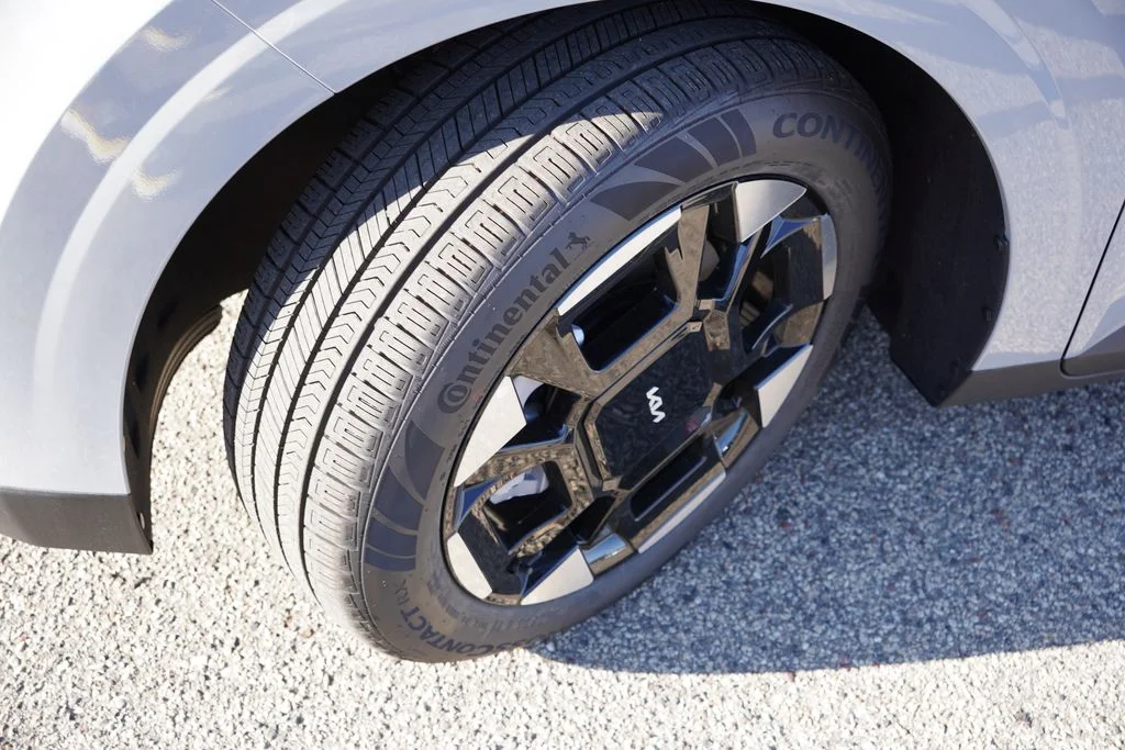 New 2026 Ceramic Silver Kia EX image 9