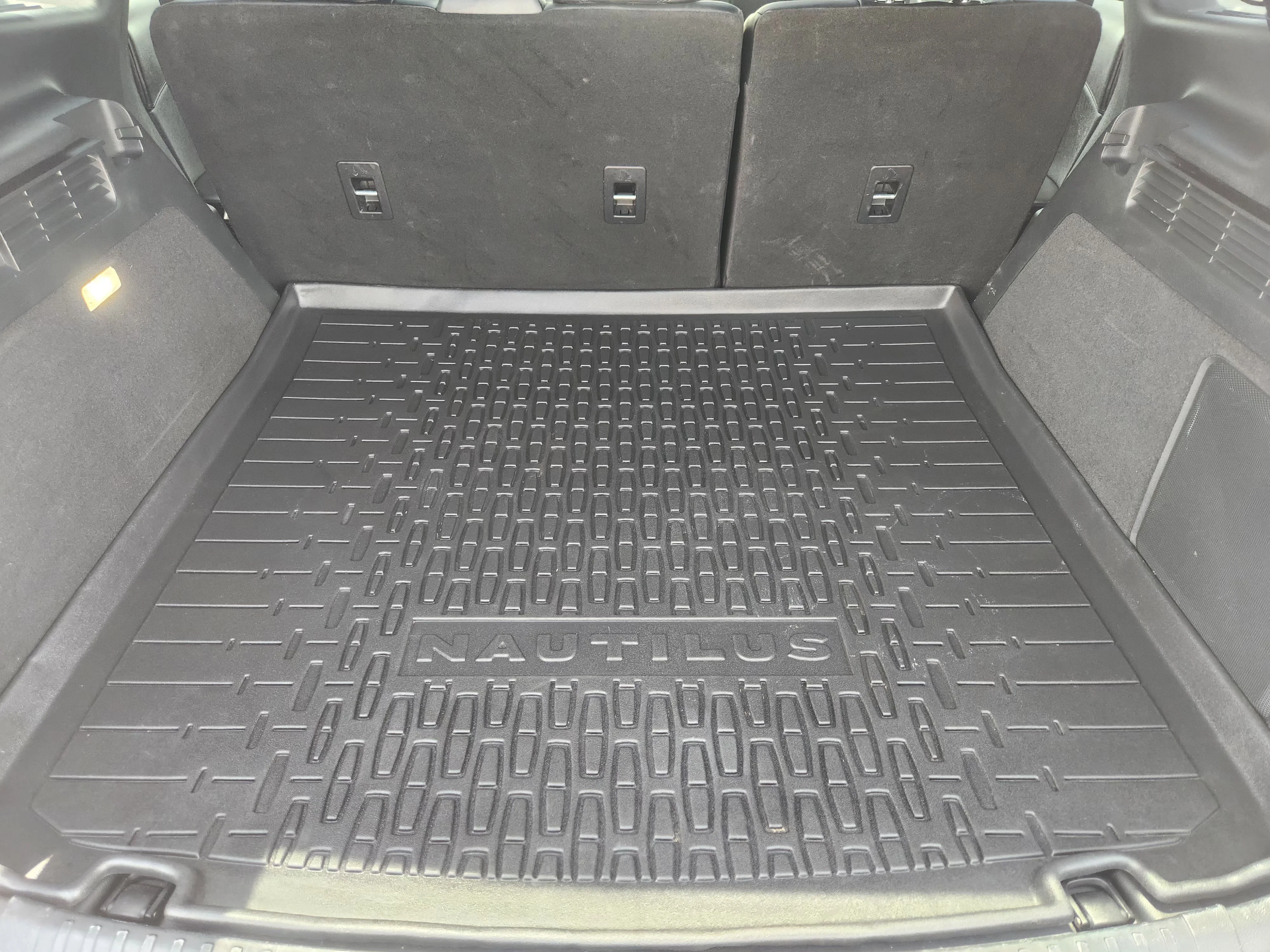 Used 2019  Lincoln Reserve image 33