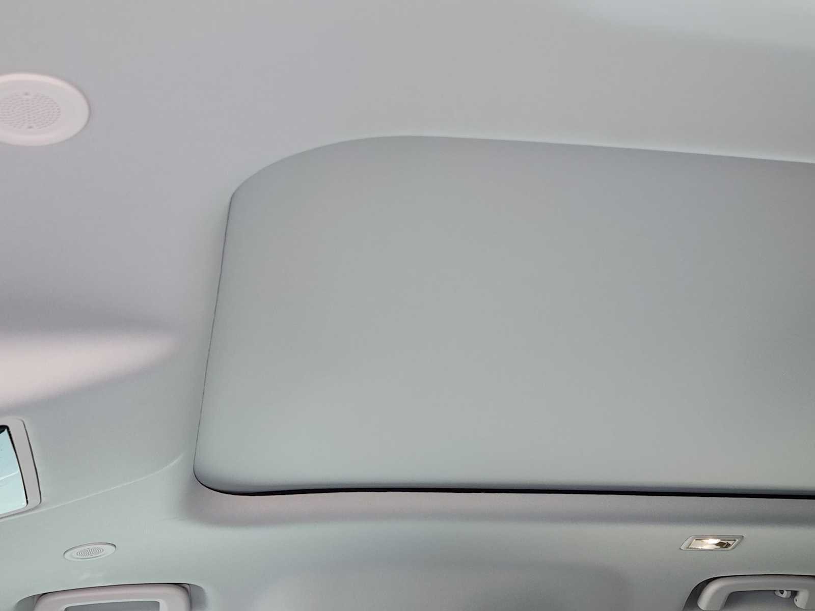 New 2026 Woolstone Green LAND ROVER X-Dynamic SE image 24