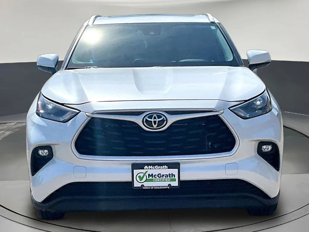 Certified Used 2024 Beige Toyota XLE image 2