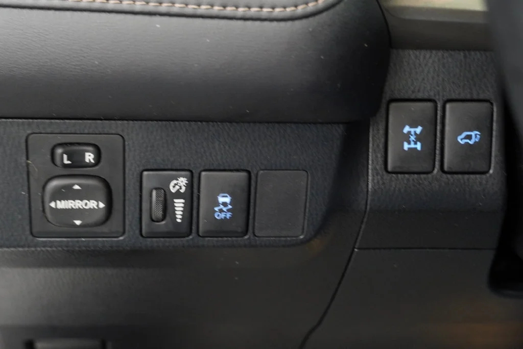Used 2013 Silver Toyota Limited image 32
