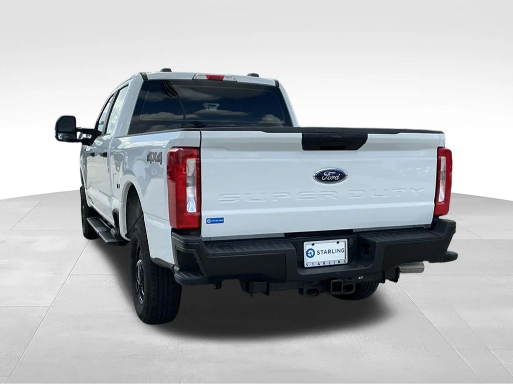 Used 2026 White Ford XL image 9