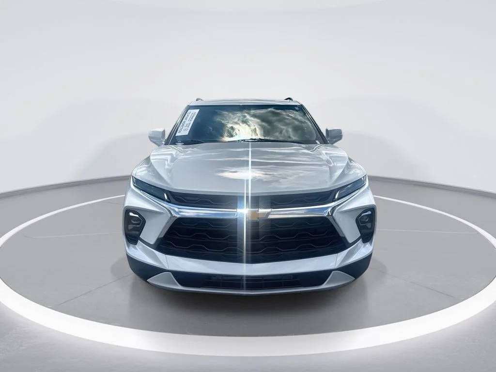 Used 2024 White Chevrolet LT image 3