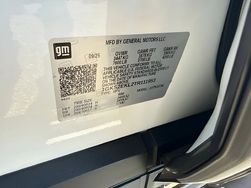Used 2026 Summit White GMC Denali Ultimate image 45