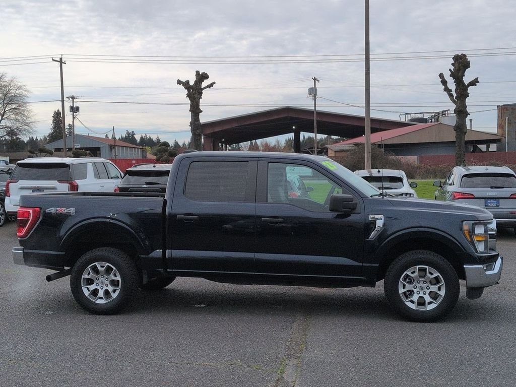 Used 2023 Blue Metallic Ford XLT image 5