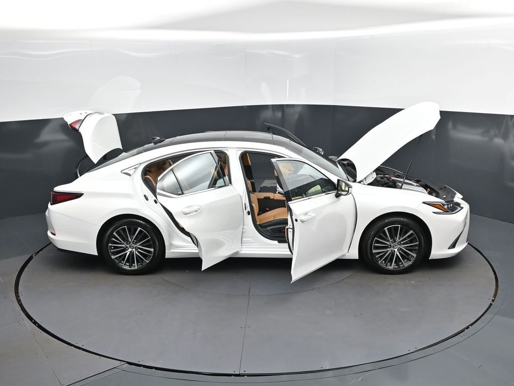Used 2024 White Lexus 350 image 50