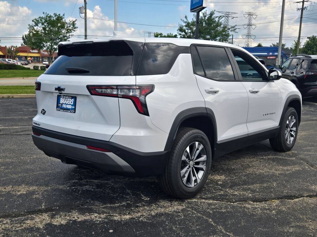 2027 Chevrolet Equinox LT - Photo 9