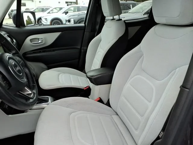 2022 Jeep Renegade Latitude - Photo 10