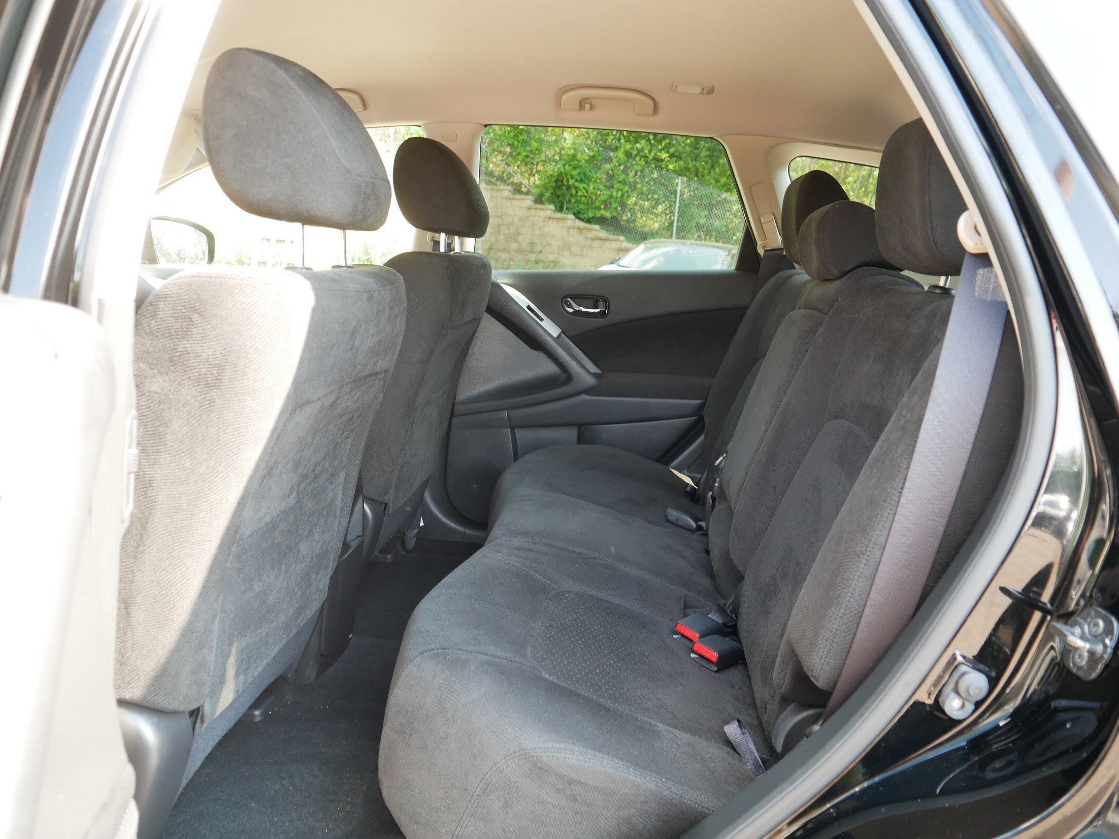 Used 2014 Super Black Nissan SV image 36