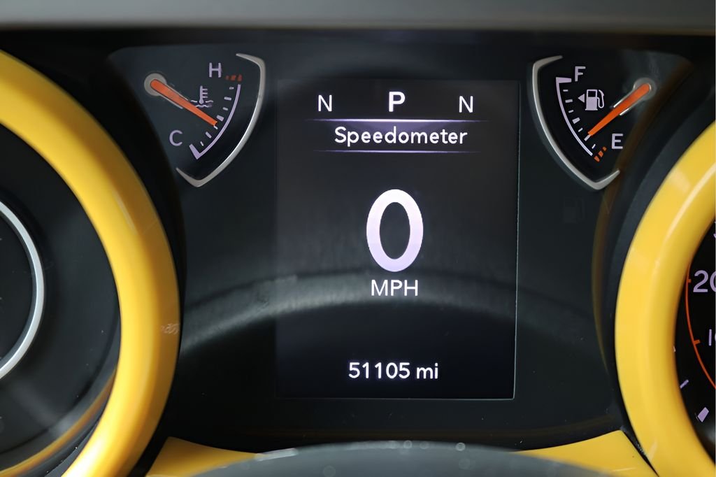 Used 2020 Silver Jeep Unlimited Sport image 25
