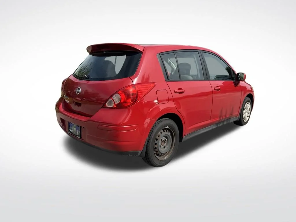 Used 2011 Red Nissan 1.8 S image 5