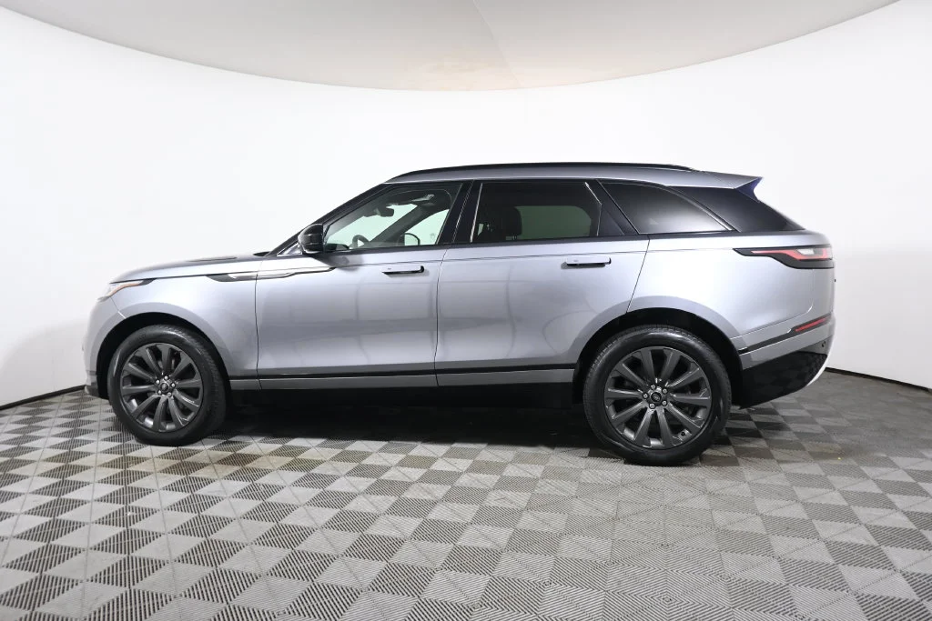 Used 2022 Gray Land Rover P250 R-Dynamic S image 2