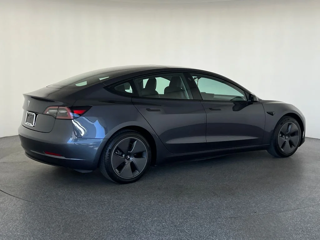 Used 2023  Tesla Base image 3