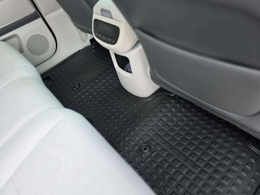 New 2026 Cyber Gray Hyundai SE image 18