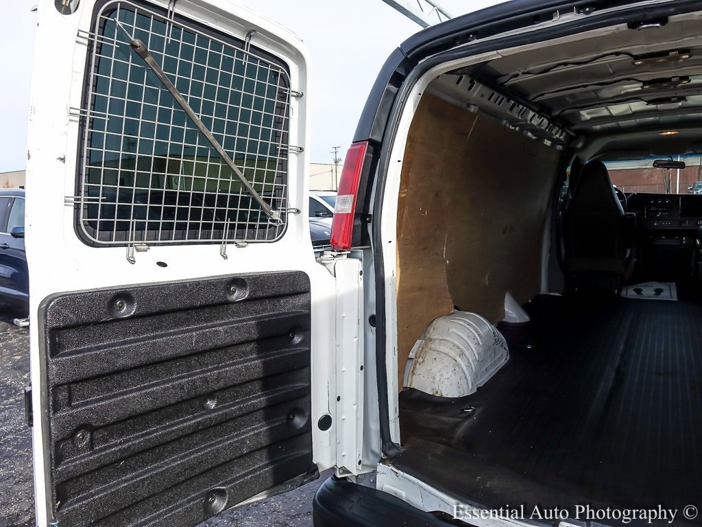 2018 GMC SAVANA - Image 15