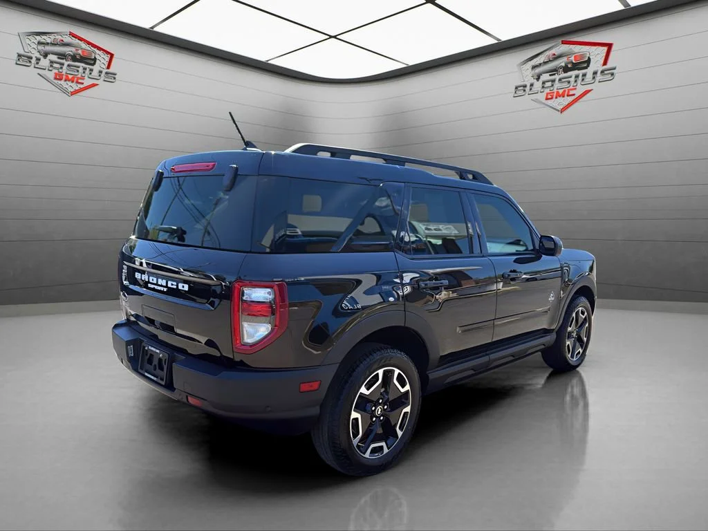 Used 2023 Black Ford Outer Banks image 5