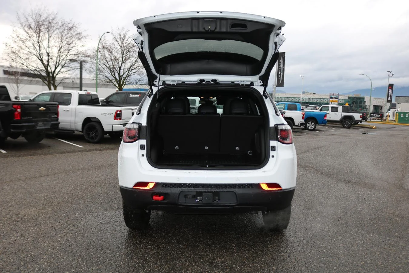 New 2026 White Jeep Trailhawk 4x4 image 7