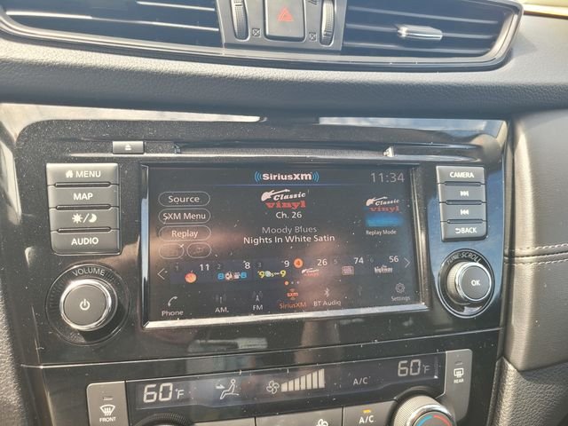 Used 2020 Orange Nissan SL image 24