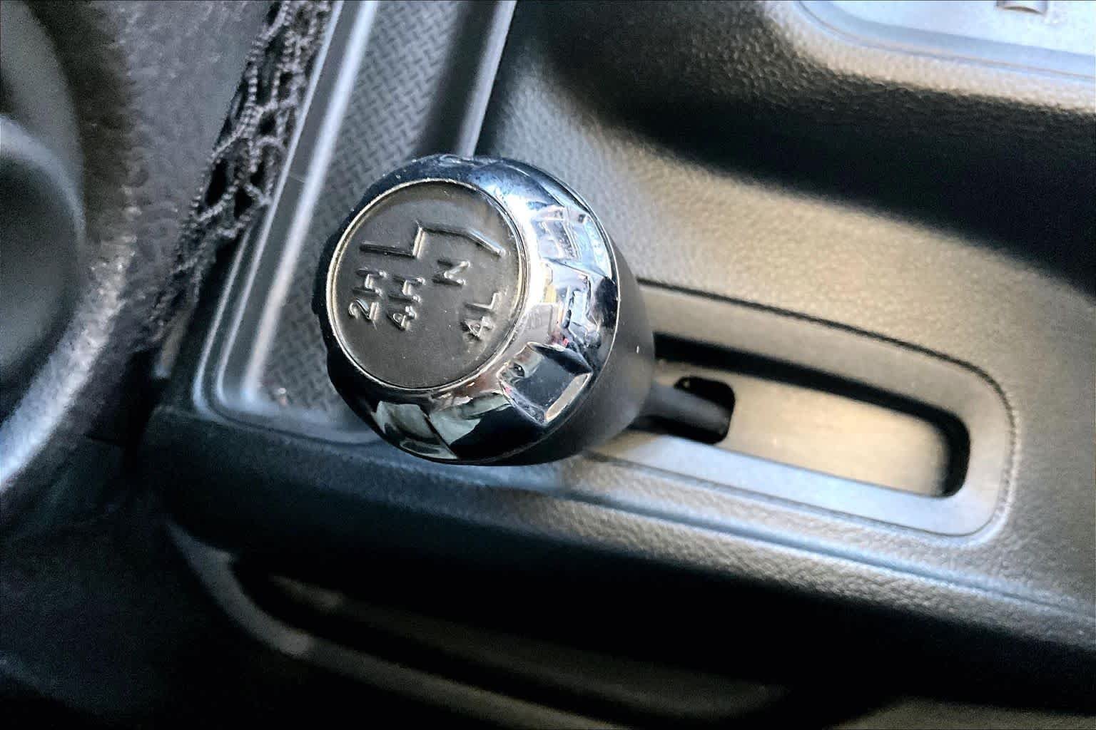 Used 2018 Granite Crystal Metallic Clearcoat Jeep Sport S image 28