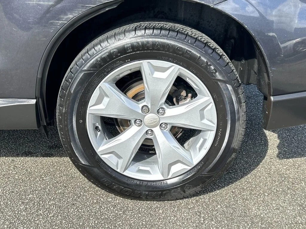 Used 2015 Dark Grey Metallic Subaru 2.5i Touring Package Local BC   Dilawri Certified image 18