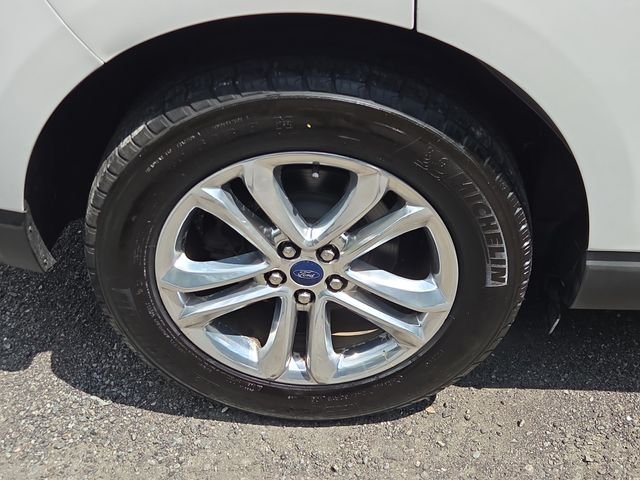 Used 2015 White Platinum Clearcoat Metallic Ford SEL image 4