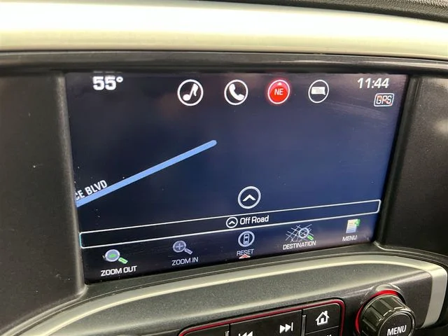 Used 2016 Silver GMC SLT image 34