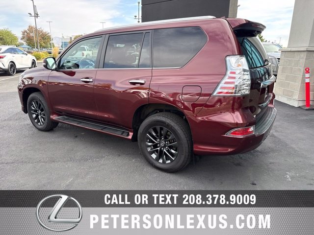 Used 2022  Lexus 460 Premium image 4