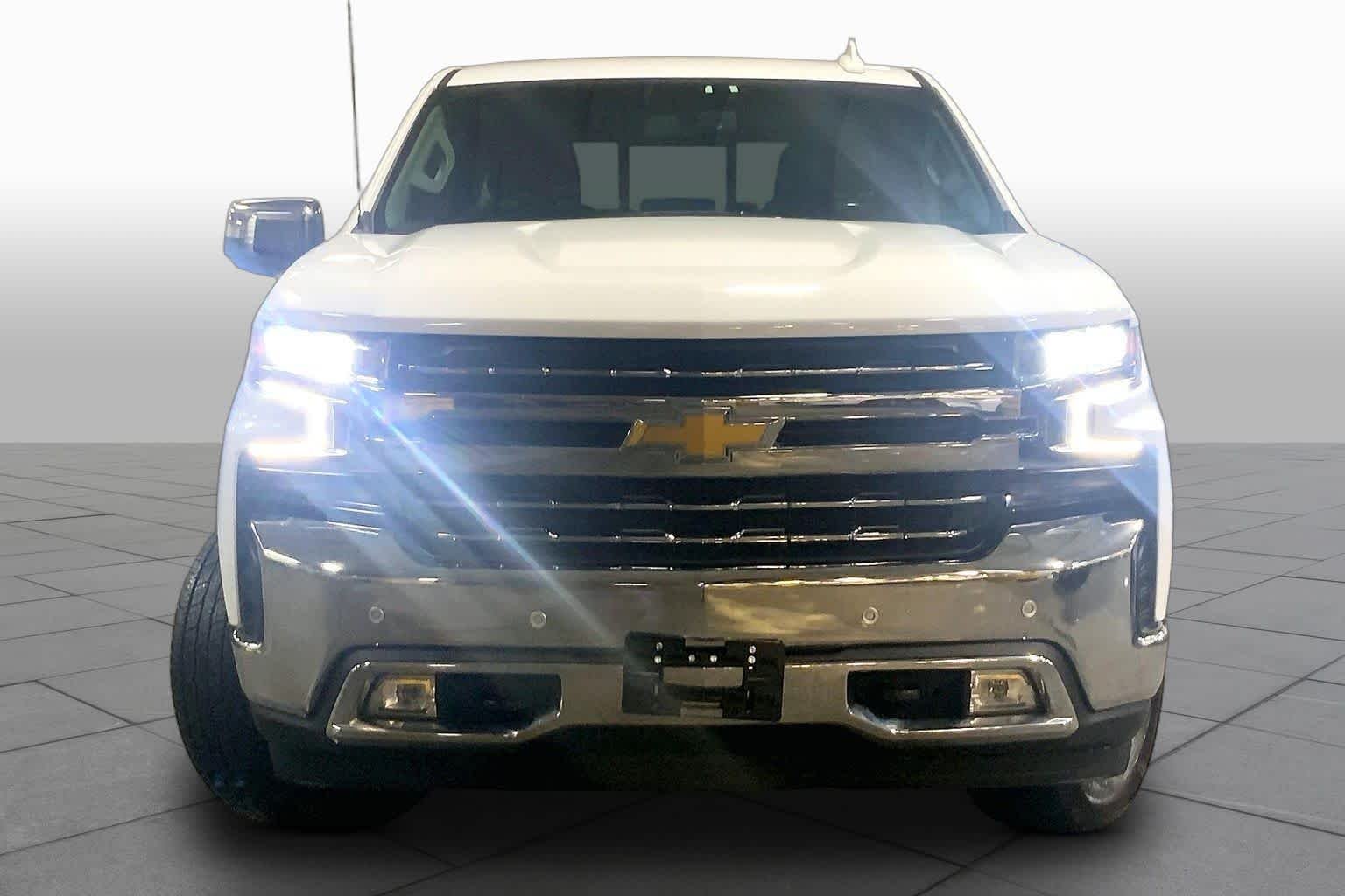 Used 2021 Summit White Chevrolet LTZ image 4