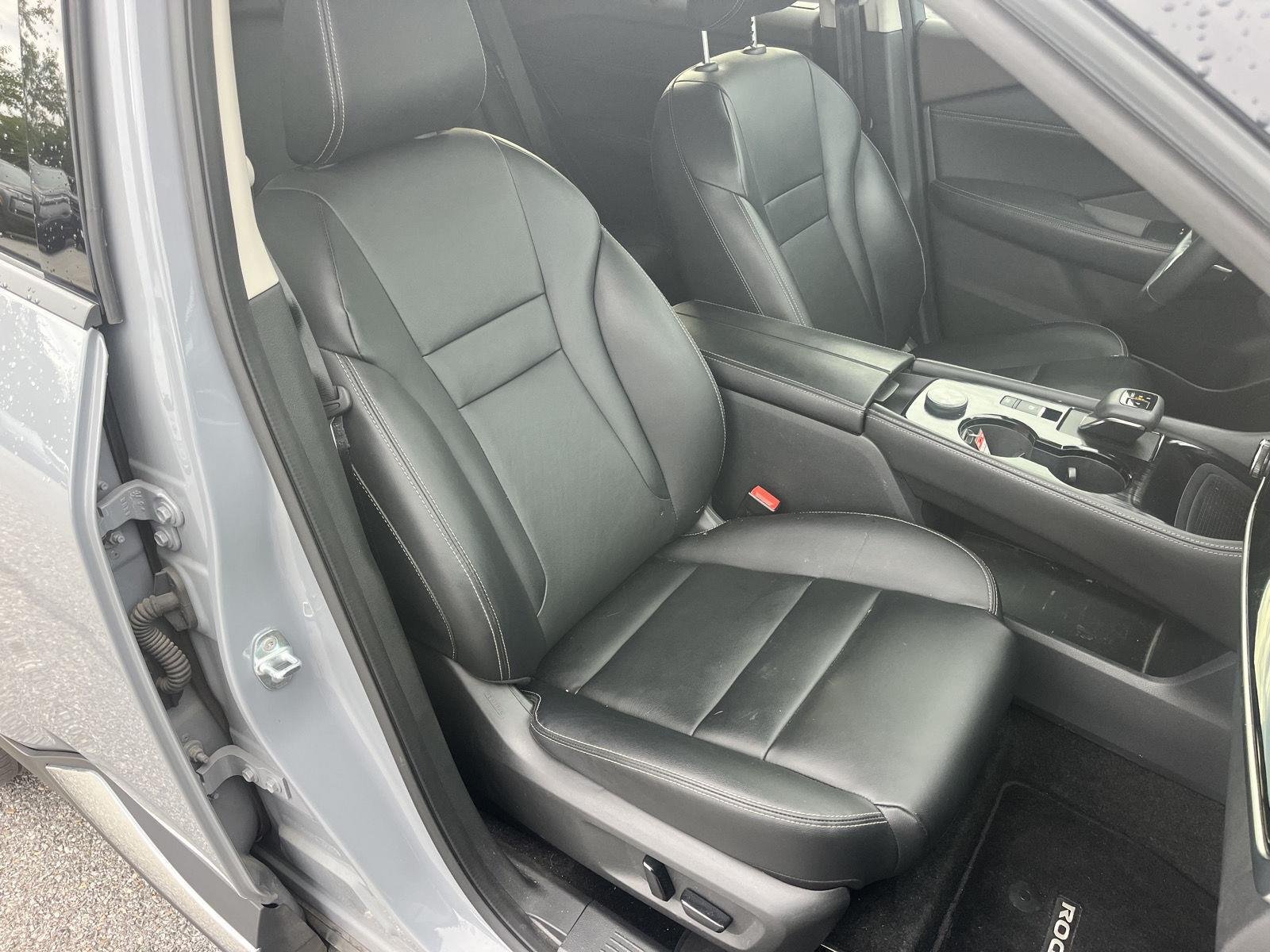 Used 2023 Boulder Gray Pearl Nissan SL image 14