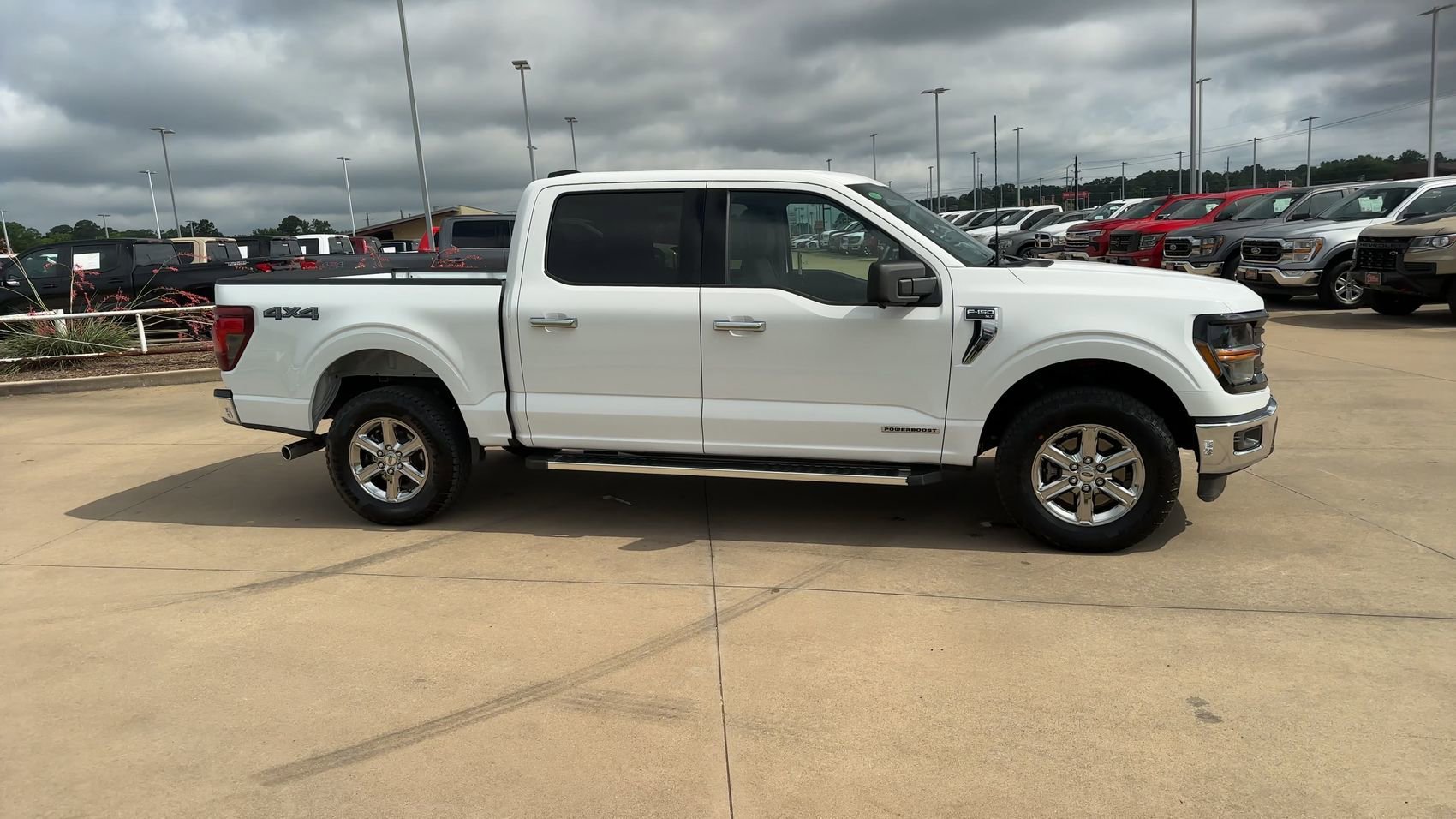 Used 2024 Oxford White Ford XLT image 9