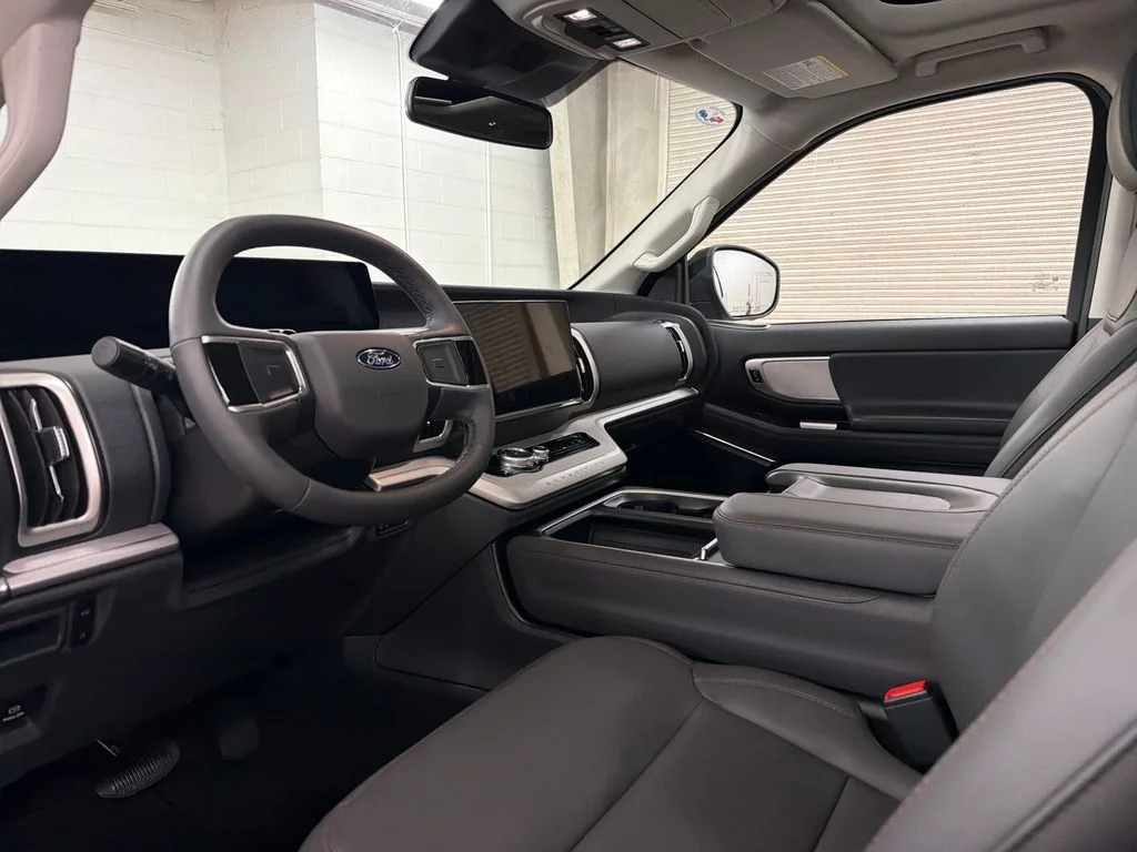 2025 Ford Expedition Active - Photo 6