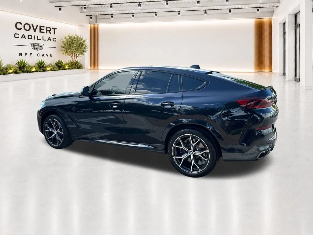 Used 2022  BMW M50i image 10