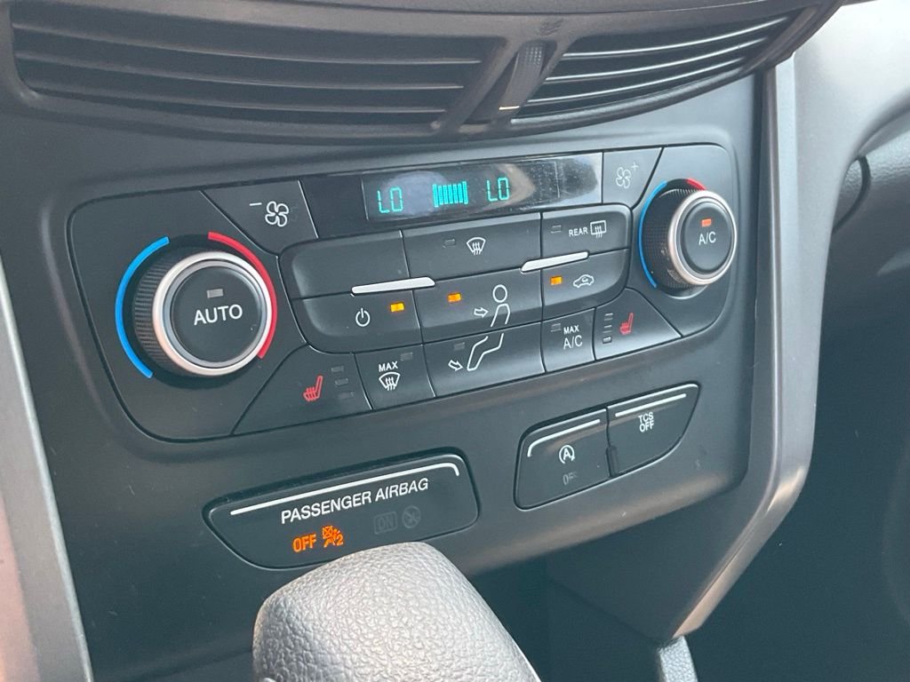 Used 2019 Magnetic Ford SE image 3