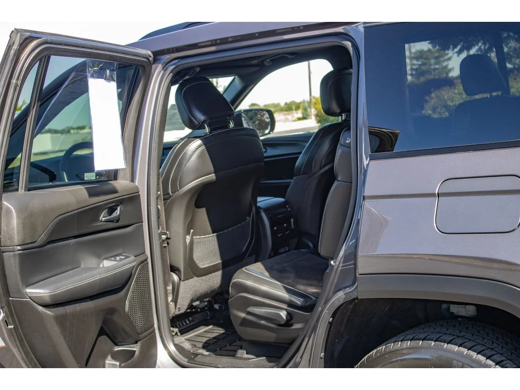 Used 2023 Baltic Gray Metallic Clearcoat Jeep Altitude image 16
