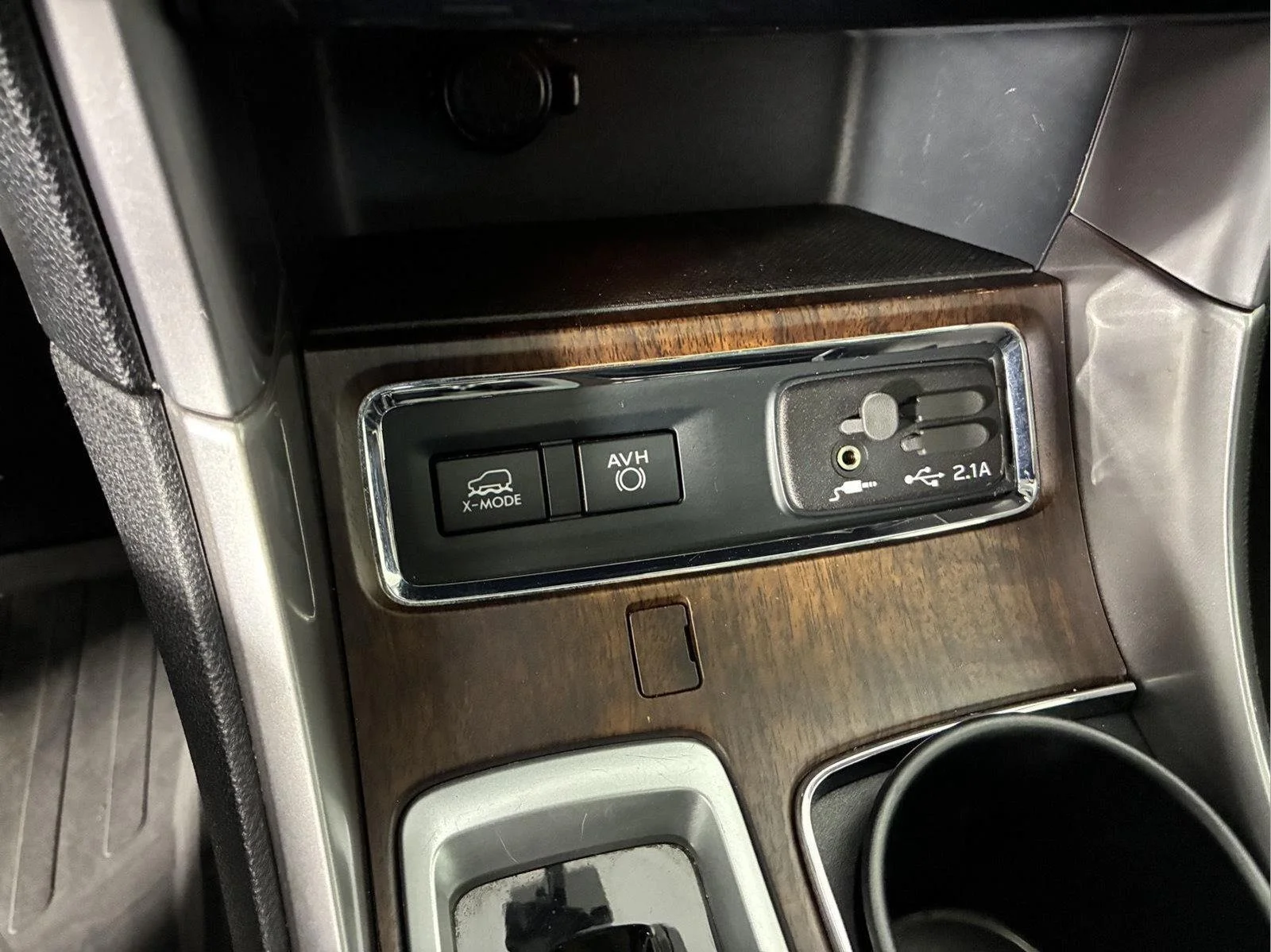 Used 2022 Crystal White Pearl Subaru Touring image 37