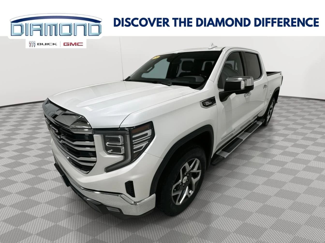 Used 2023 WHITE FROST TRICOAT GMC SLT image 1
