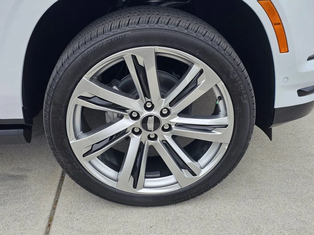 New 2026 Vibrant White Tricoat Cadillac Platinum Sport image 9