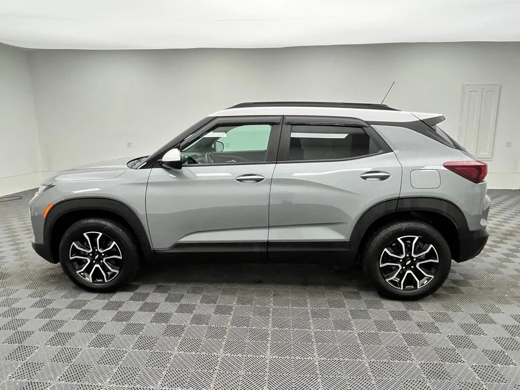 Used 2023 Gray Chevrolet ACTIV image 12