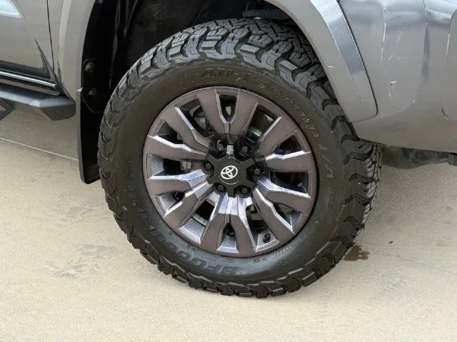 Certified Used 2022 MAGNETIC GRAY MET. Toyota Limited image 2