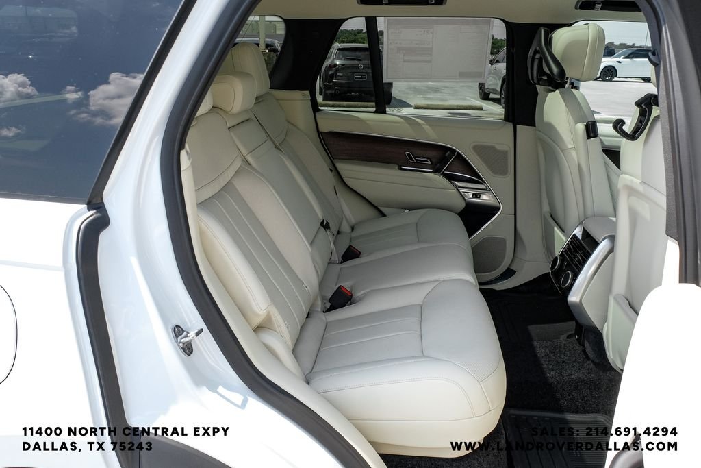 New 2027 Fuji White Land Rover SE image 36