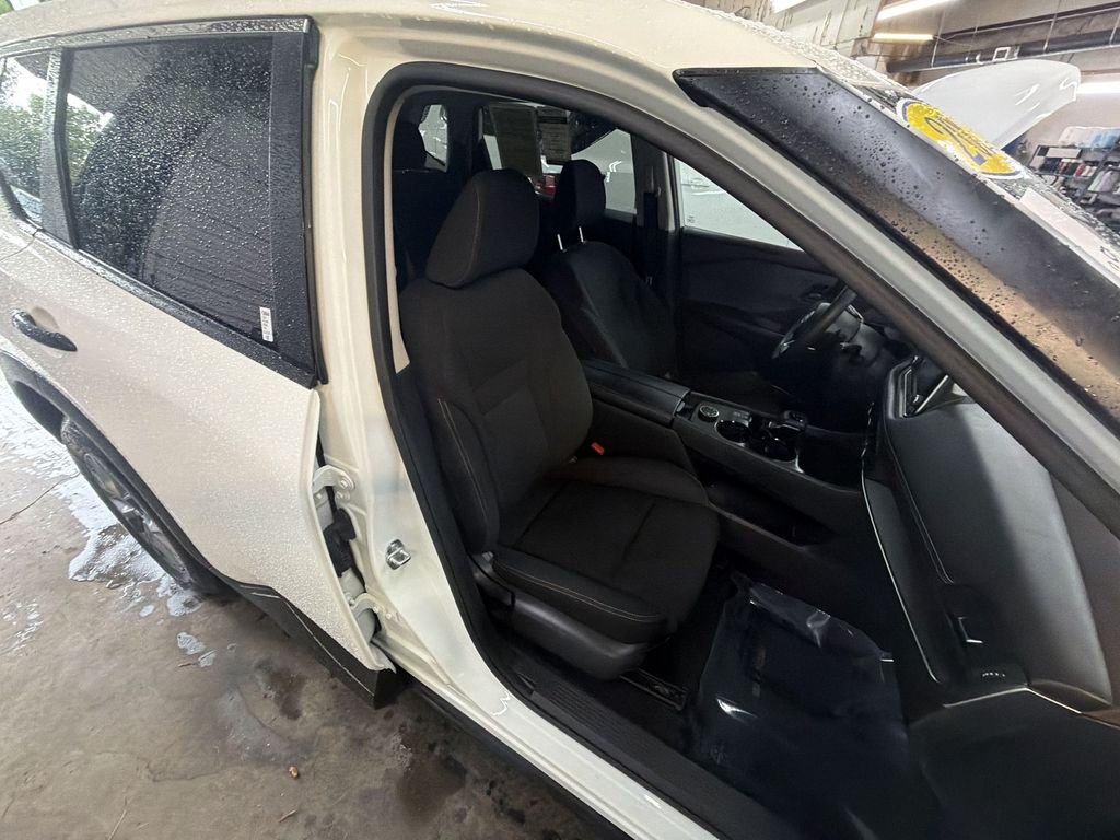 Used 2023 White Nissan S image 23